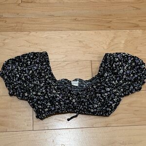 Aeropostale Black Floral Puff Sleeve crop Blouse